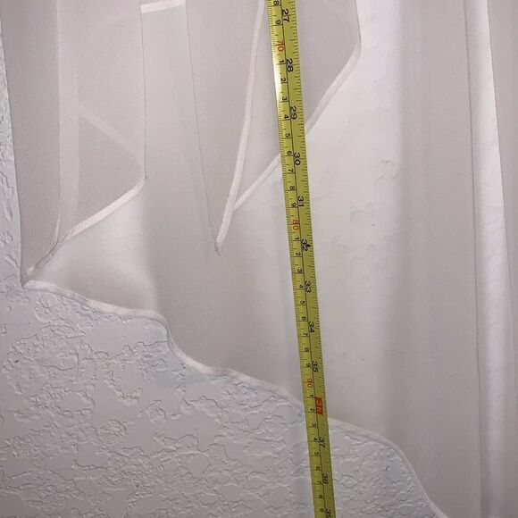 Chico’s Black Label Elegant Woven White Asymmetrical  Blouse Size 2/12 - Picture 14 of 14